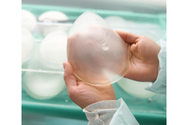Implants mammaires en silicone : une toxicité remise en question ?